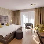فندق ماكدريمز إسين إسن