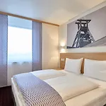 ماكدريمز إسين فندق